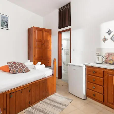 Apartament Apostolos *